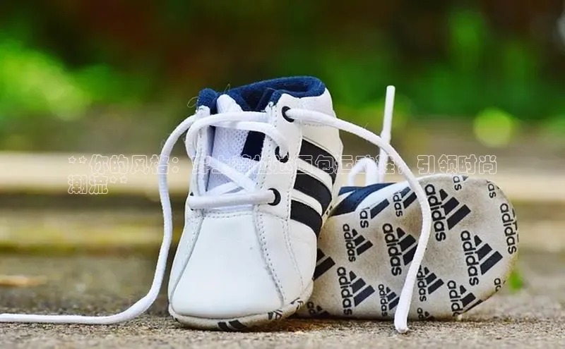 b体育(中国)官方网站京东**你的风格：穿上普拉达面包运动鞋，引领时尚
潮流**