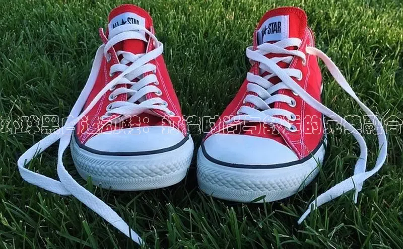 必一b体育app网页版登录度小满支付环球黑白运动鞋：打造时尚与舒适的完美融合