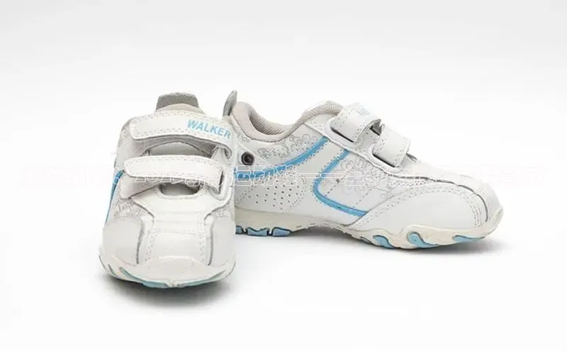 潮流引领：2025新款运动鞋——全新女性运动鞋款式